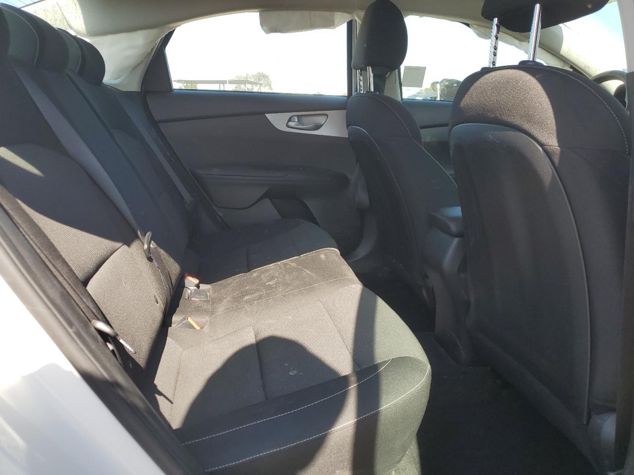 2024 Kia Forte - Image 10