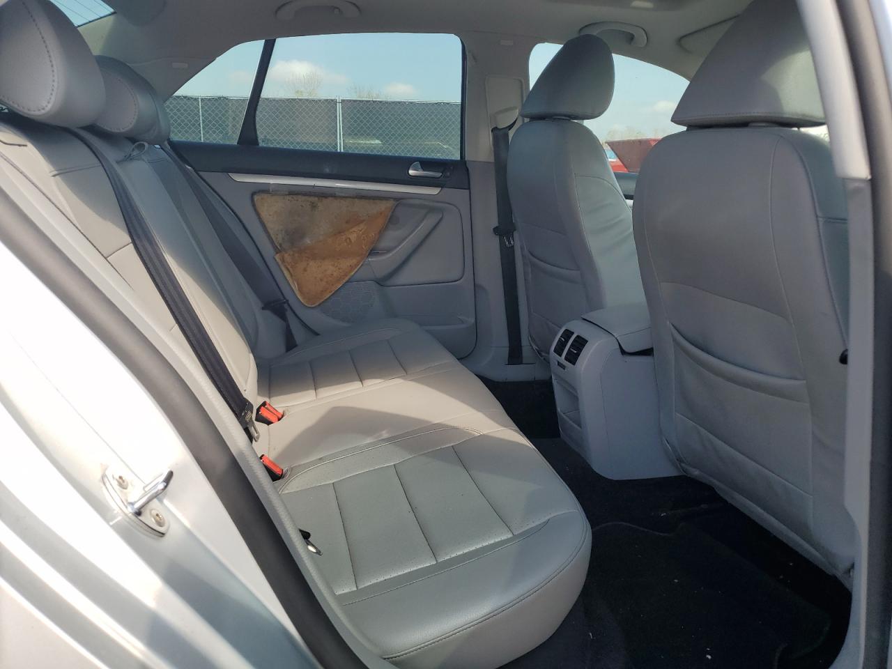 2009 Volkswagen Jetta - Image 10