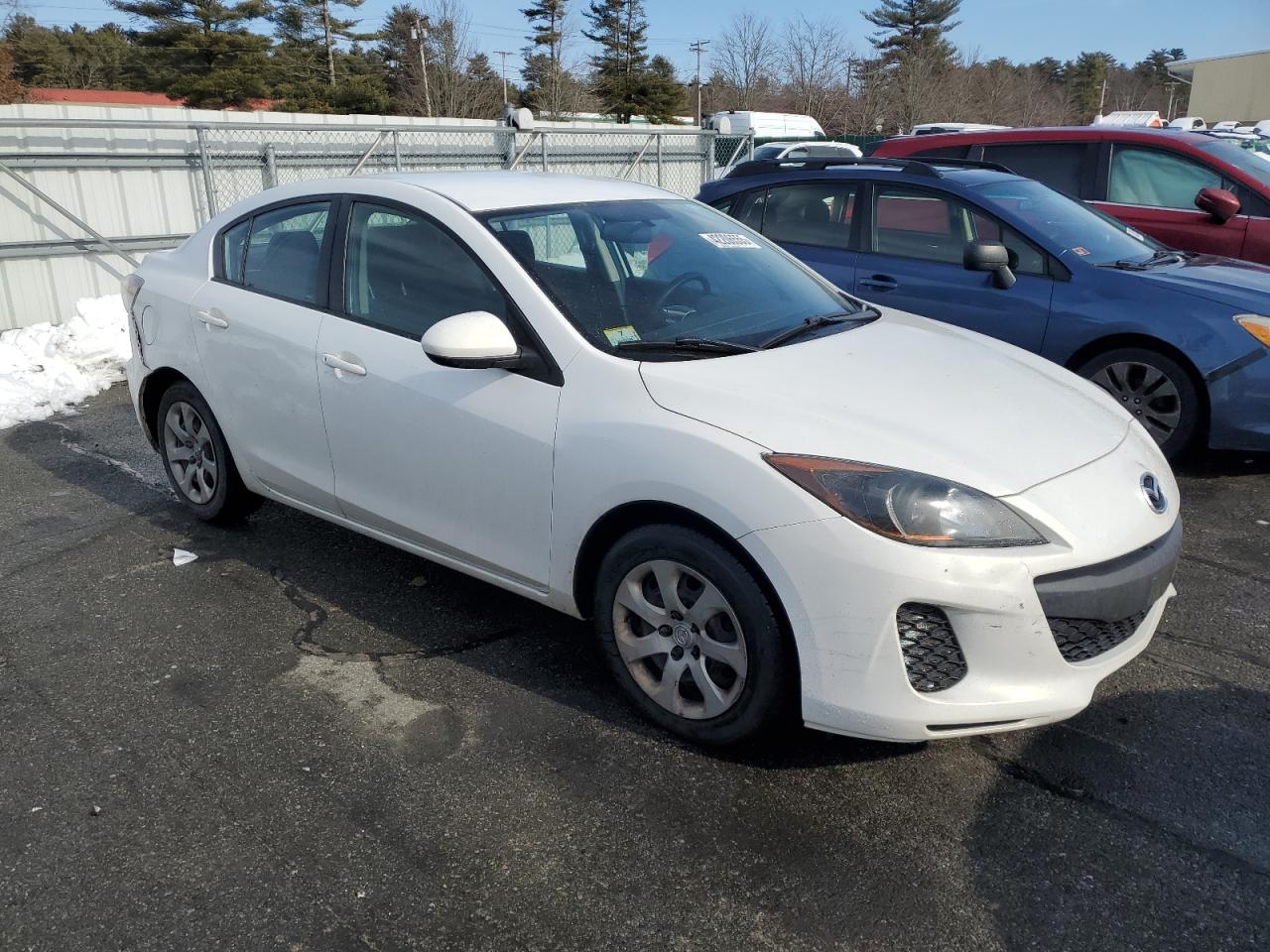 2013 Mazda 3 - Image 4
