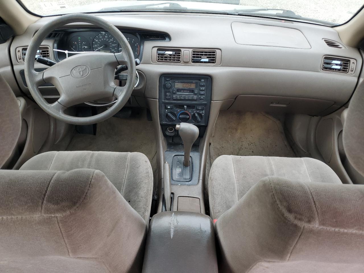 1999 Toyota Camry Le VIN: JT2BF22K7X0180050 Lot: 43640395