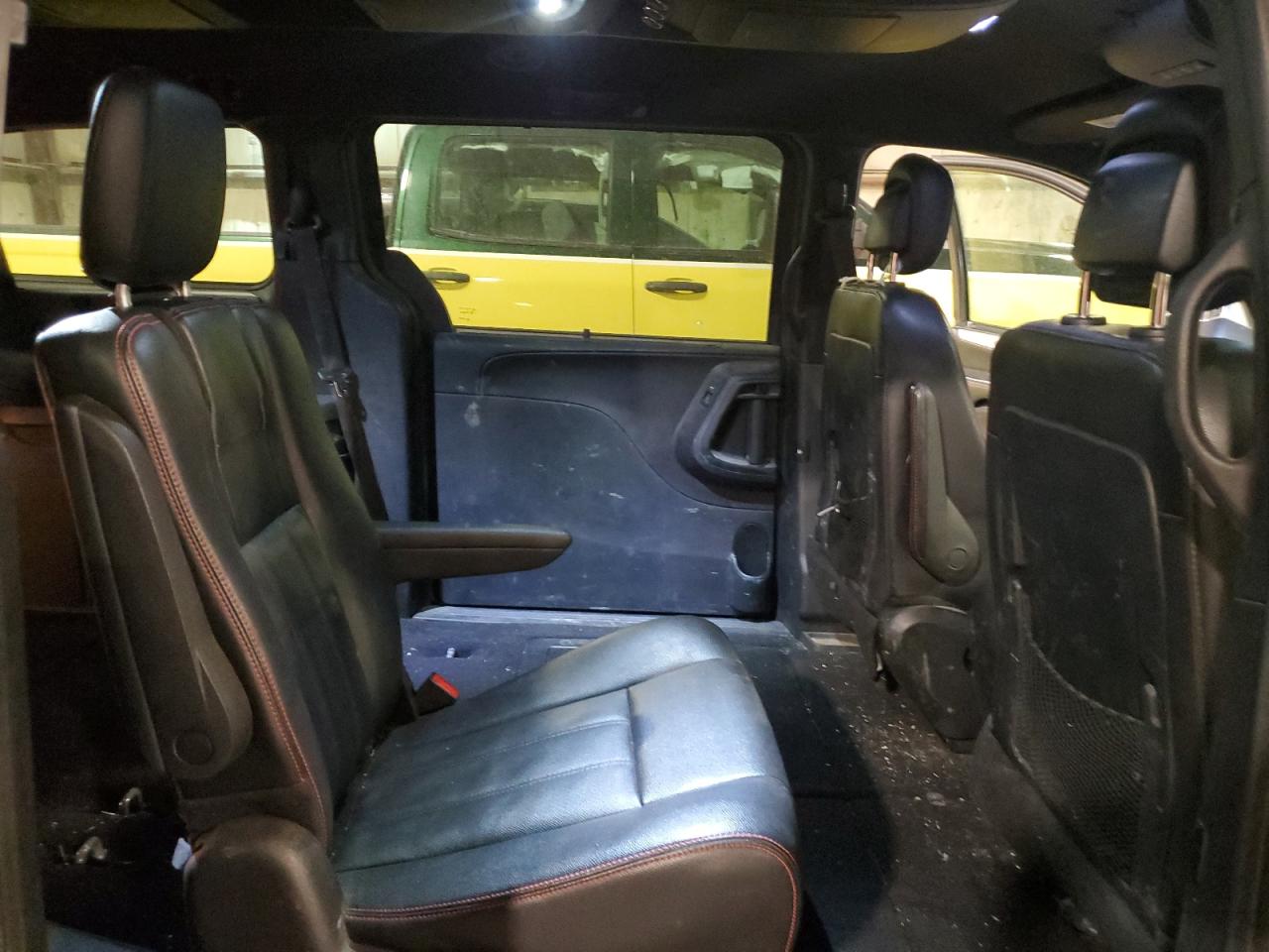 2019 Dodge Caravan - Image 11