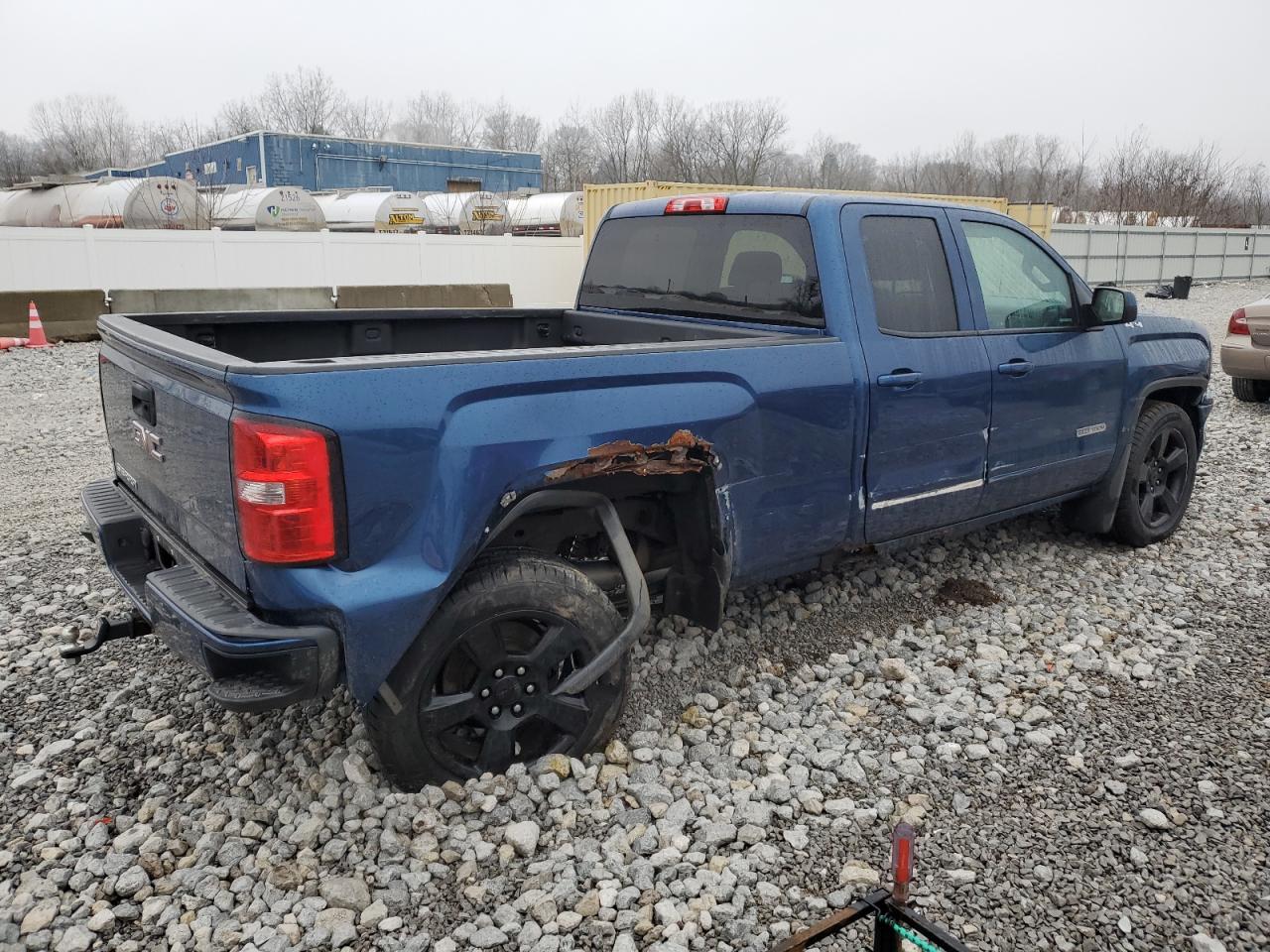 2017 GMC Sierra - Image 3