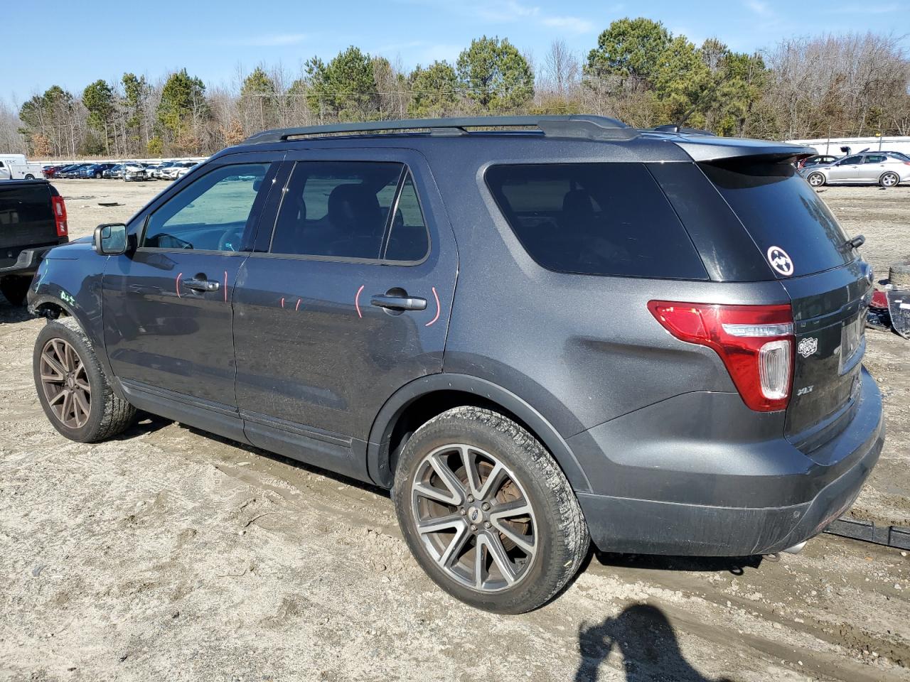 2015 Ford Explorer - Image 2