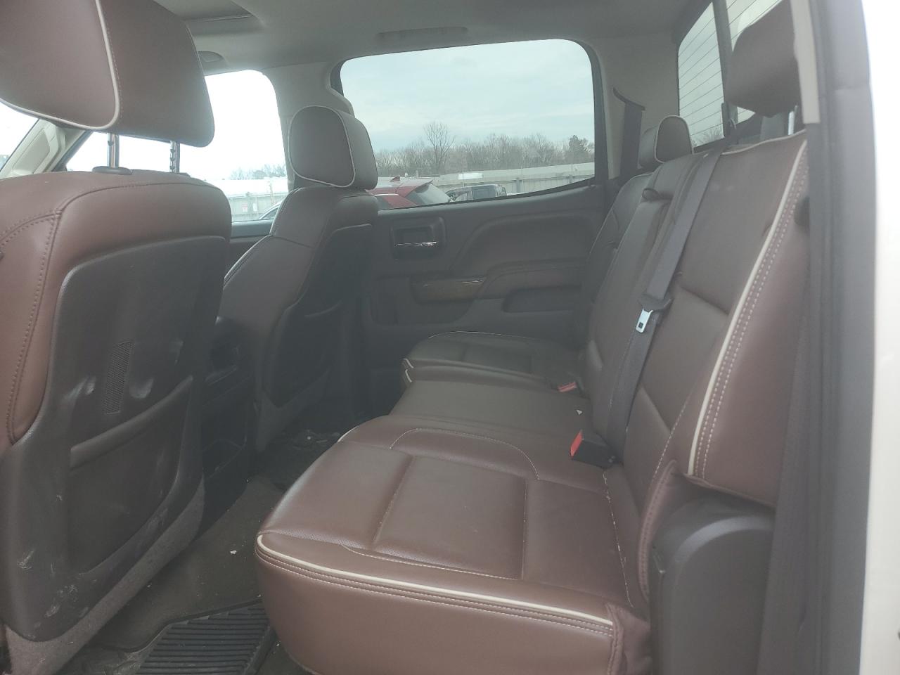 2015 Chevrolet Silverado - Image 10