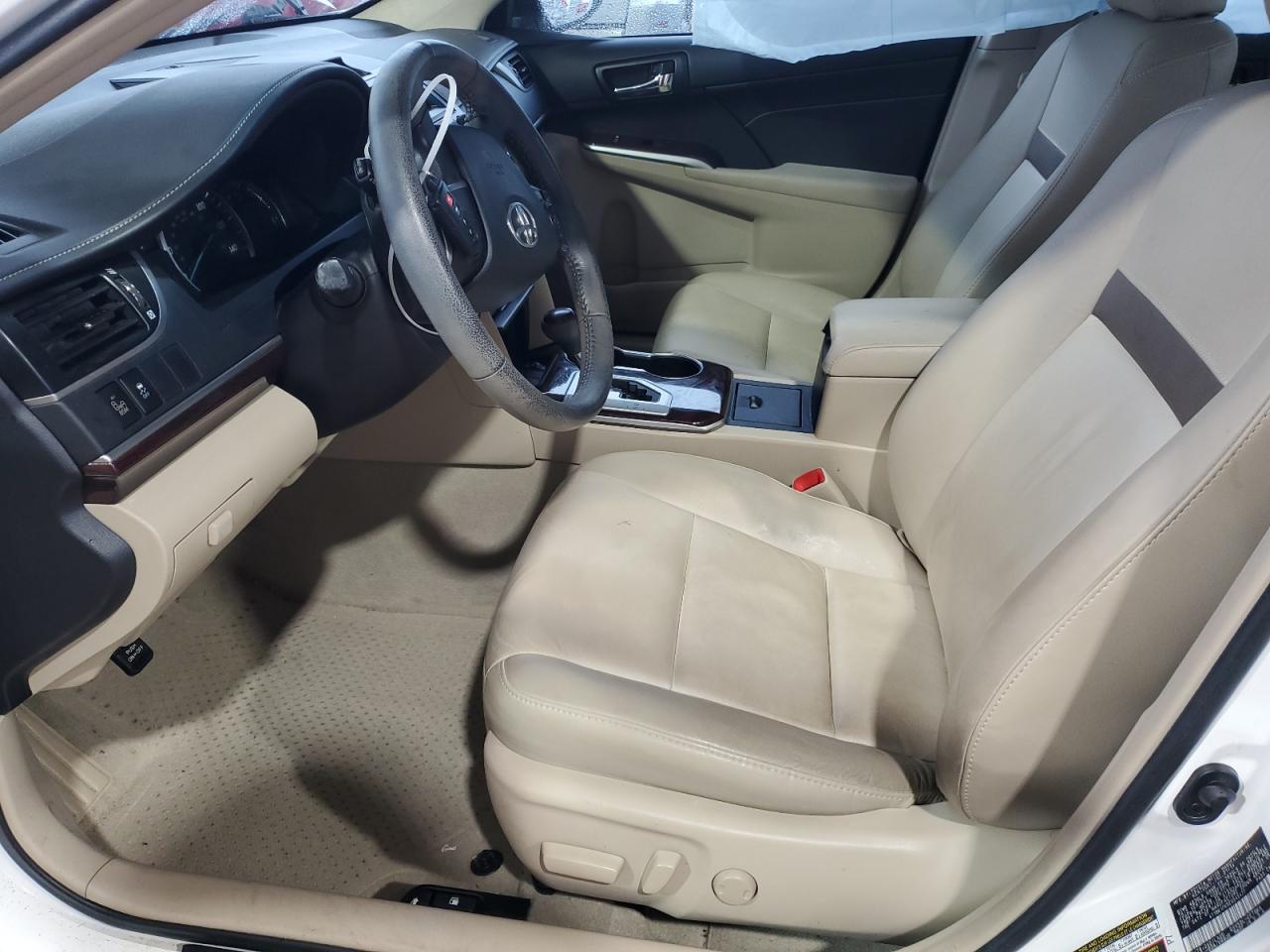 2014 Toyota Camry - Image 7
