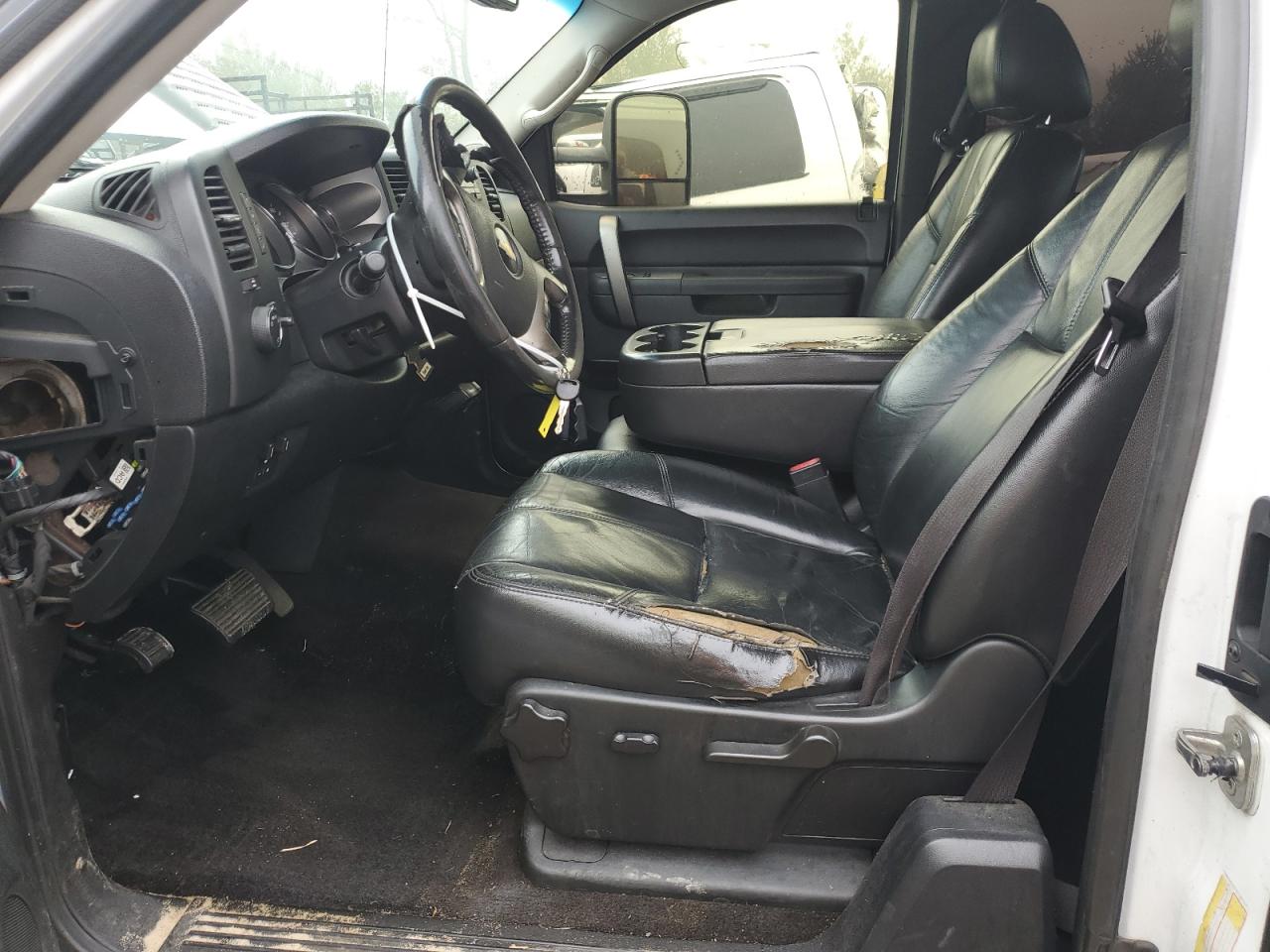 2011 Chevrolet Silverado - Image 7