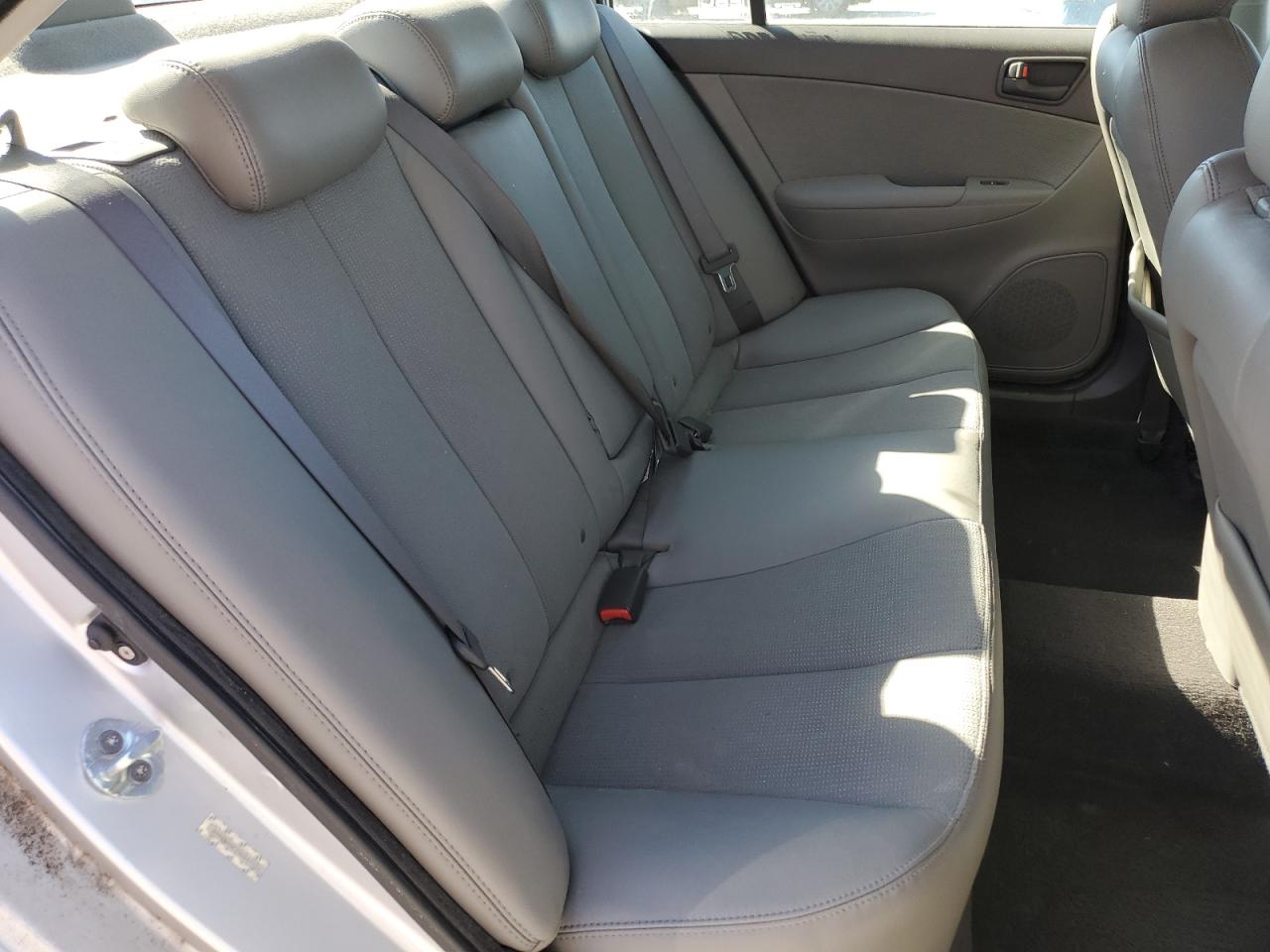 2009 Hyundai Sonata - Image 10