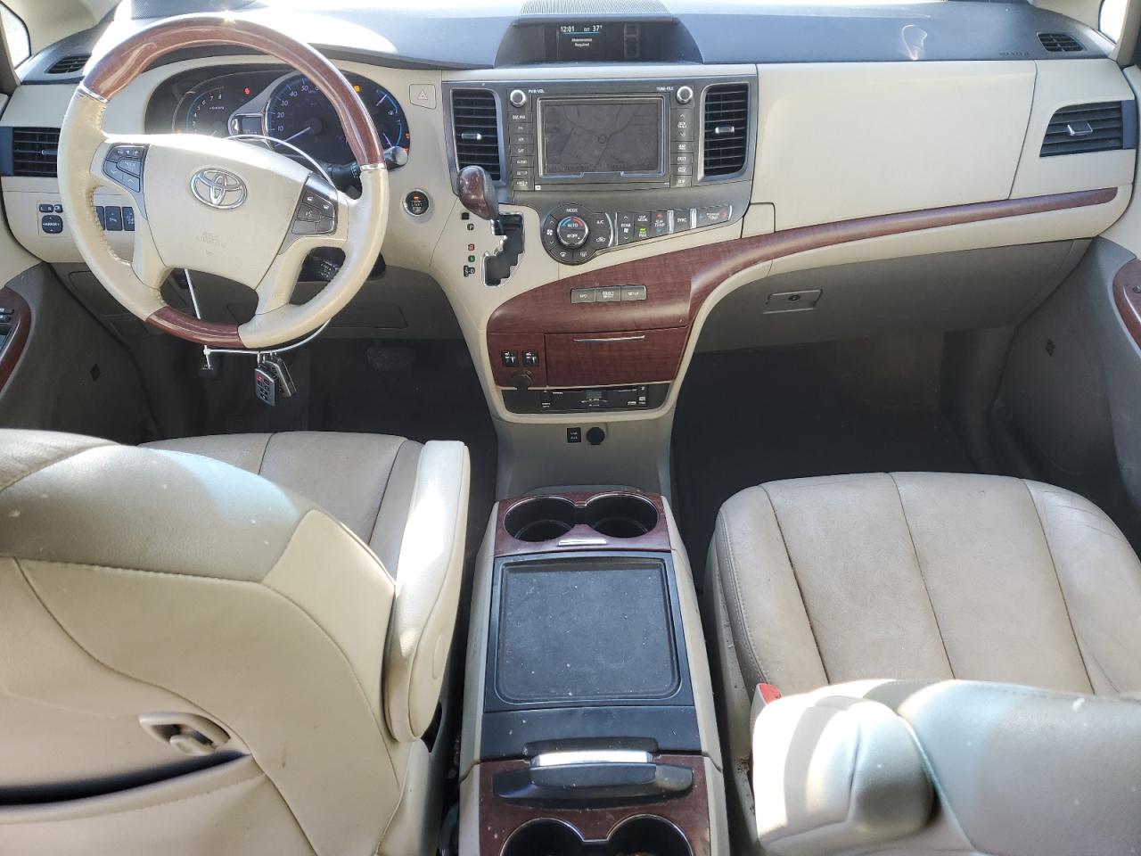 2014 Toyota Sienna - Image 8
