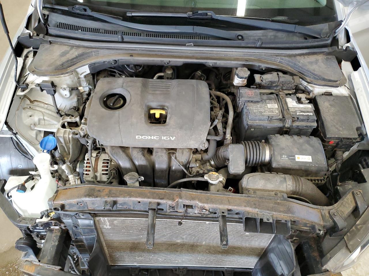 2017 Hyundai Elantra - Image 11