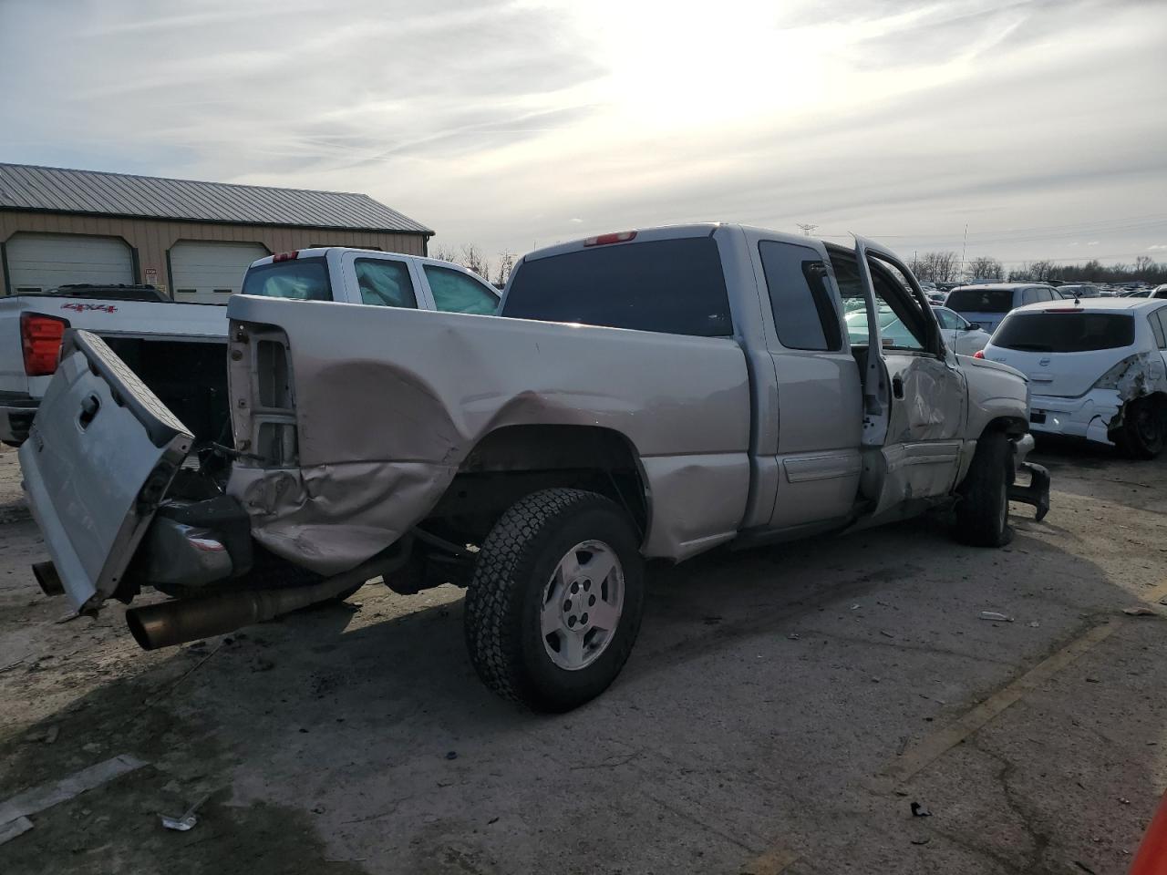 2007 Chevrolet Silverado - Image 3