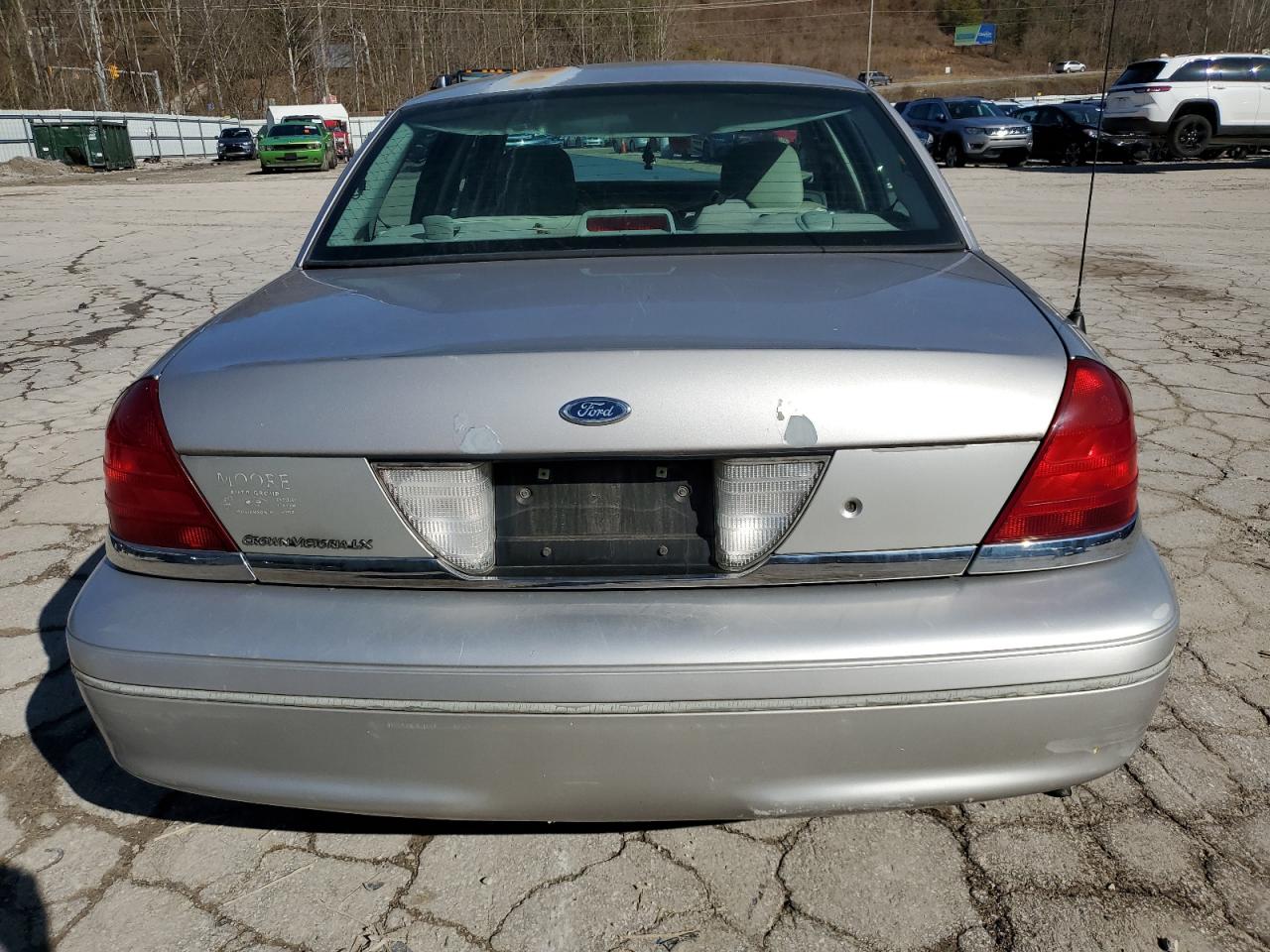 2005 Ford Crown Victoria - Image 6