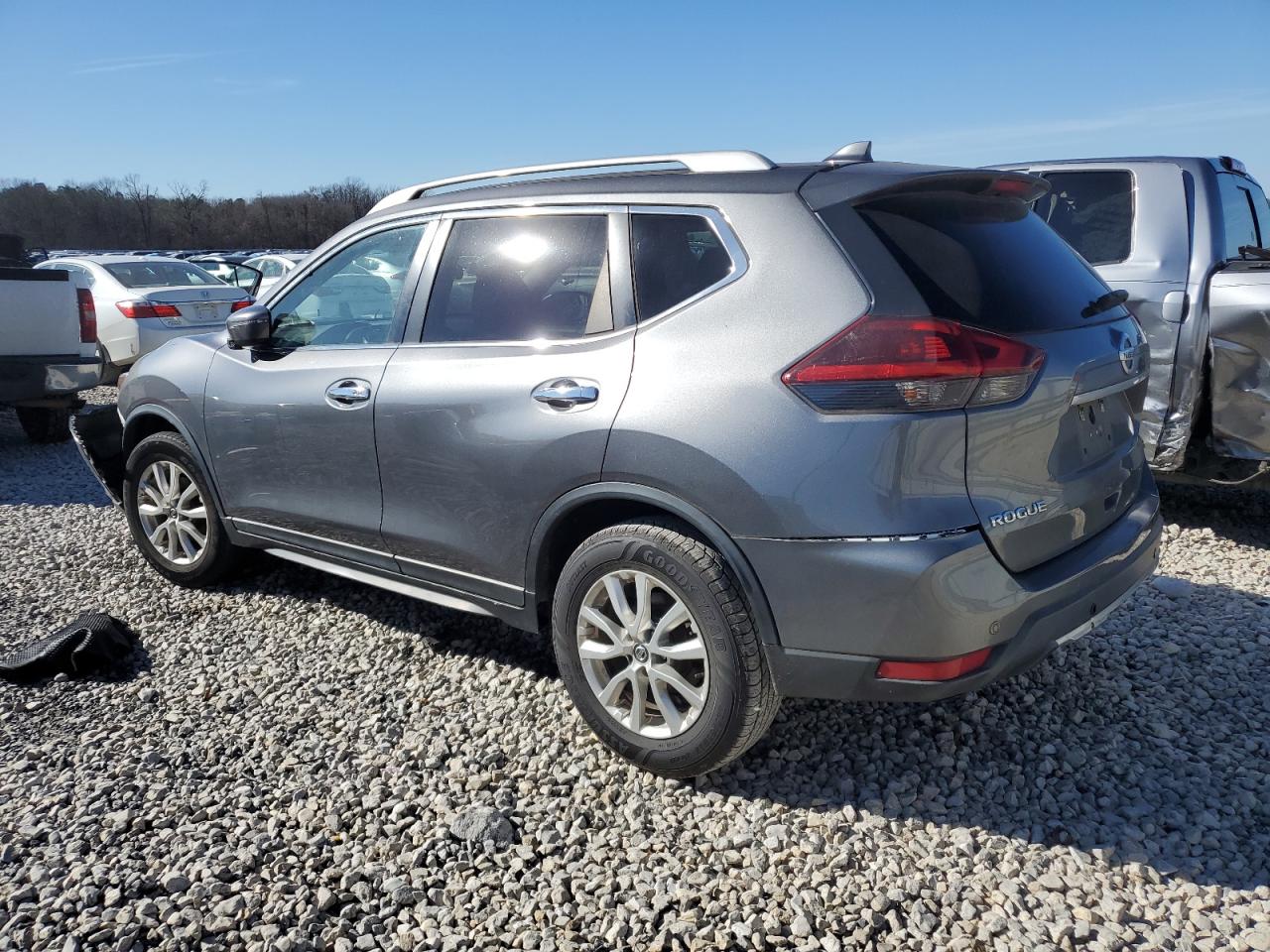 2019 Nissan Rogue - Image 2