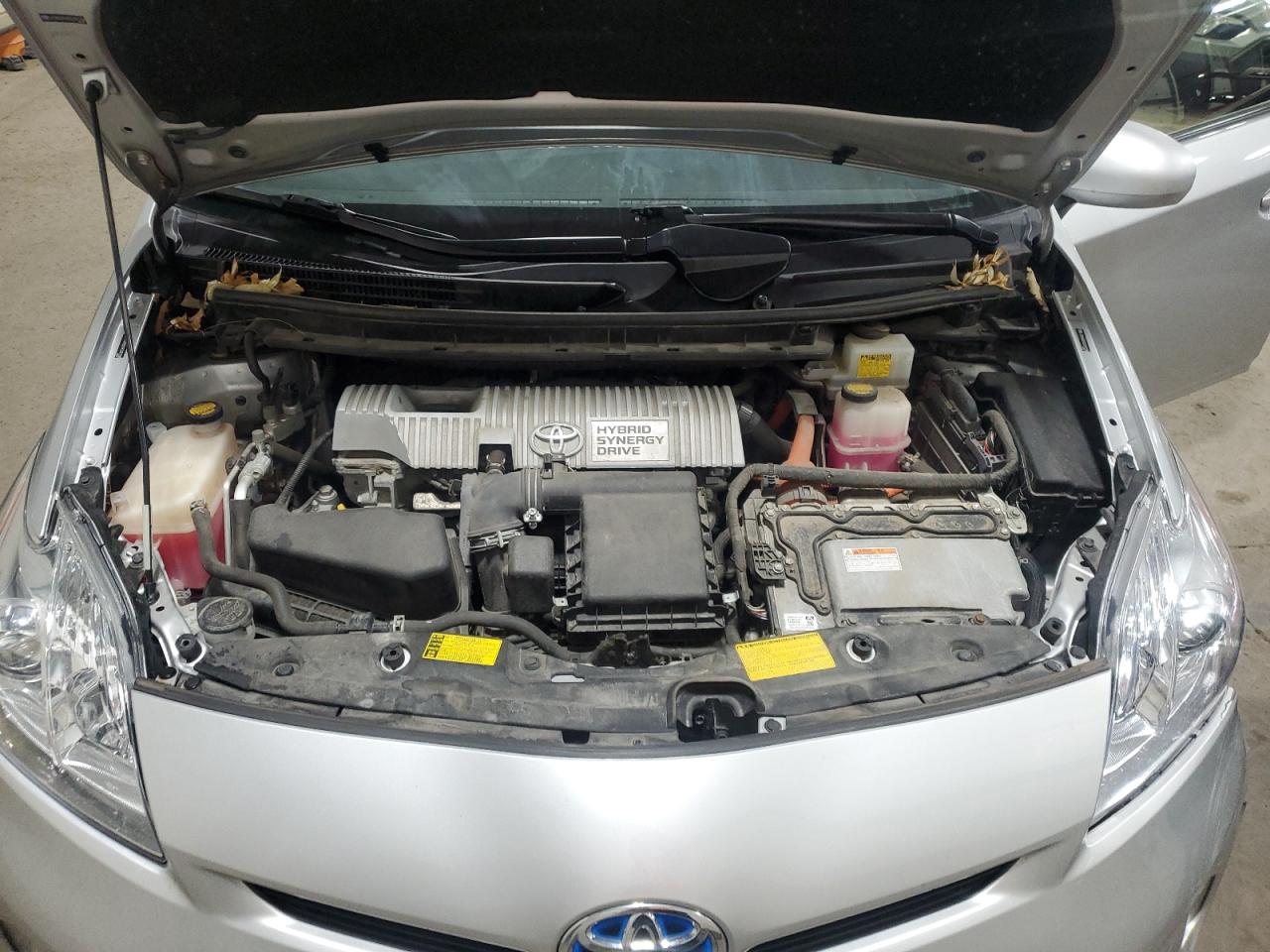 2012 Toyota Prius - Image 12
