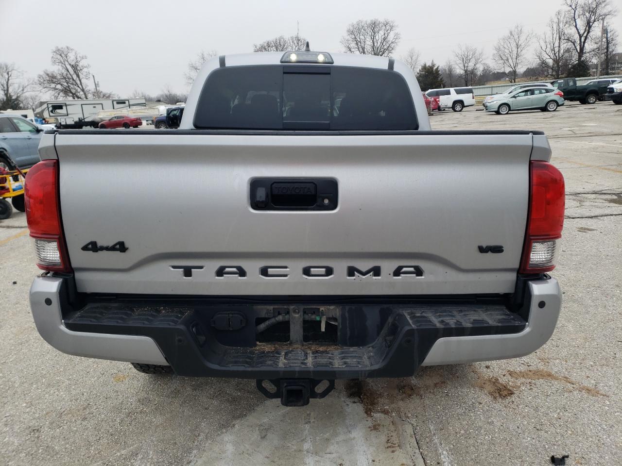 2019 Toyota Tacoma - Image 6