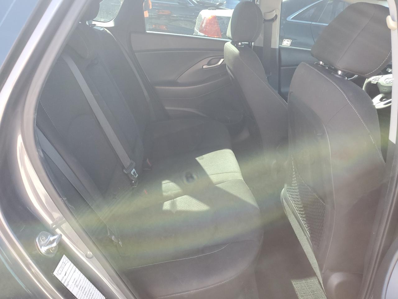 2018 Hyundai Elantra - Image 10