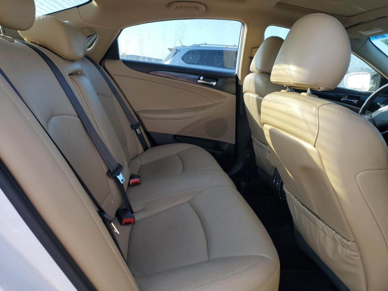 2013 Hyundai Sonata - Image 10