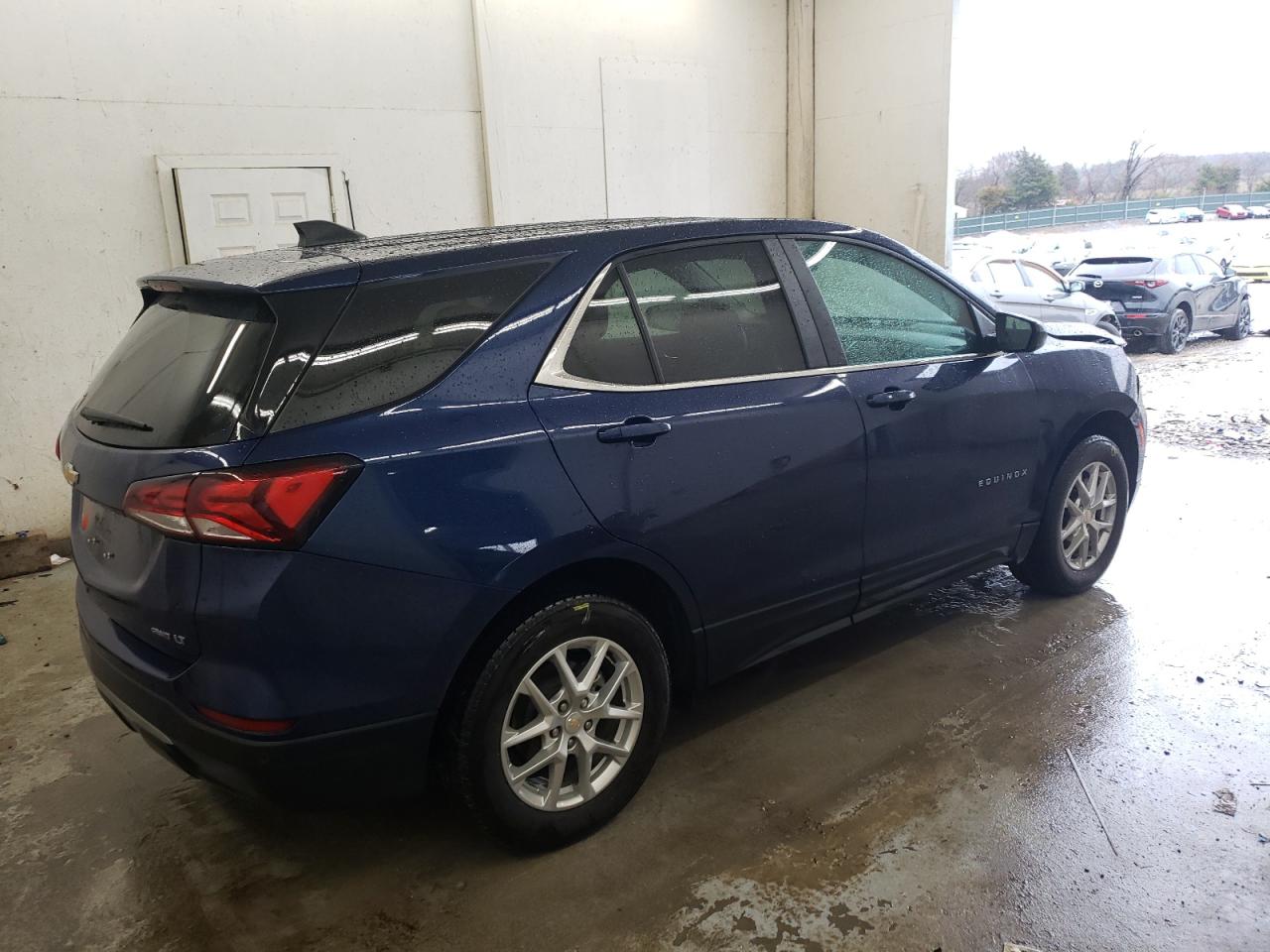 2023 Chevrolet Equinox - Image 3