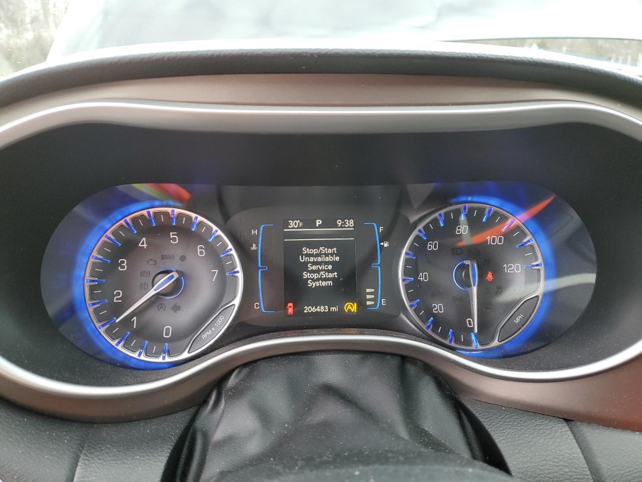 2017 Chrysler Pacifica - Image 9
