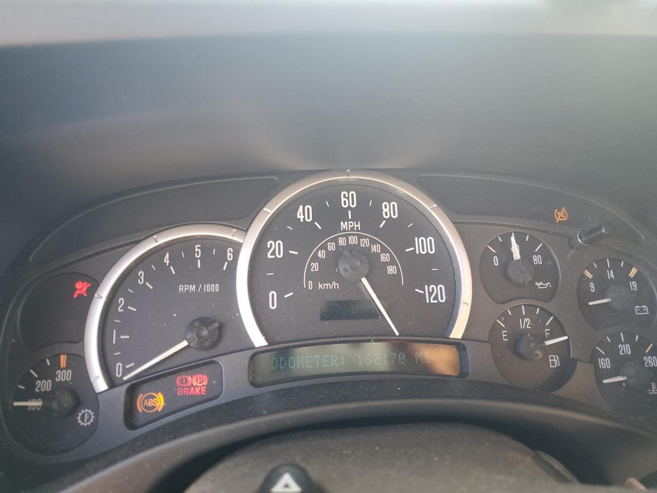 2004 Cadillac Escalade - Image 9