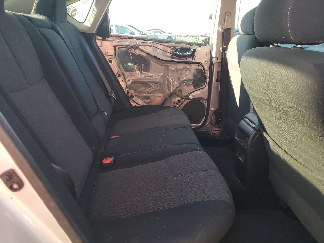 2015 Nissan Sentra - Image 10