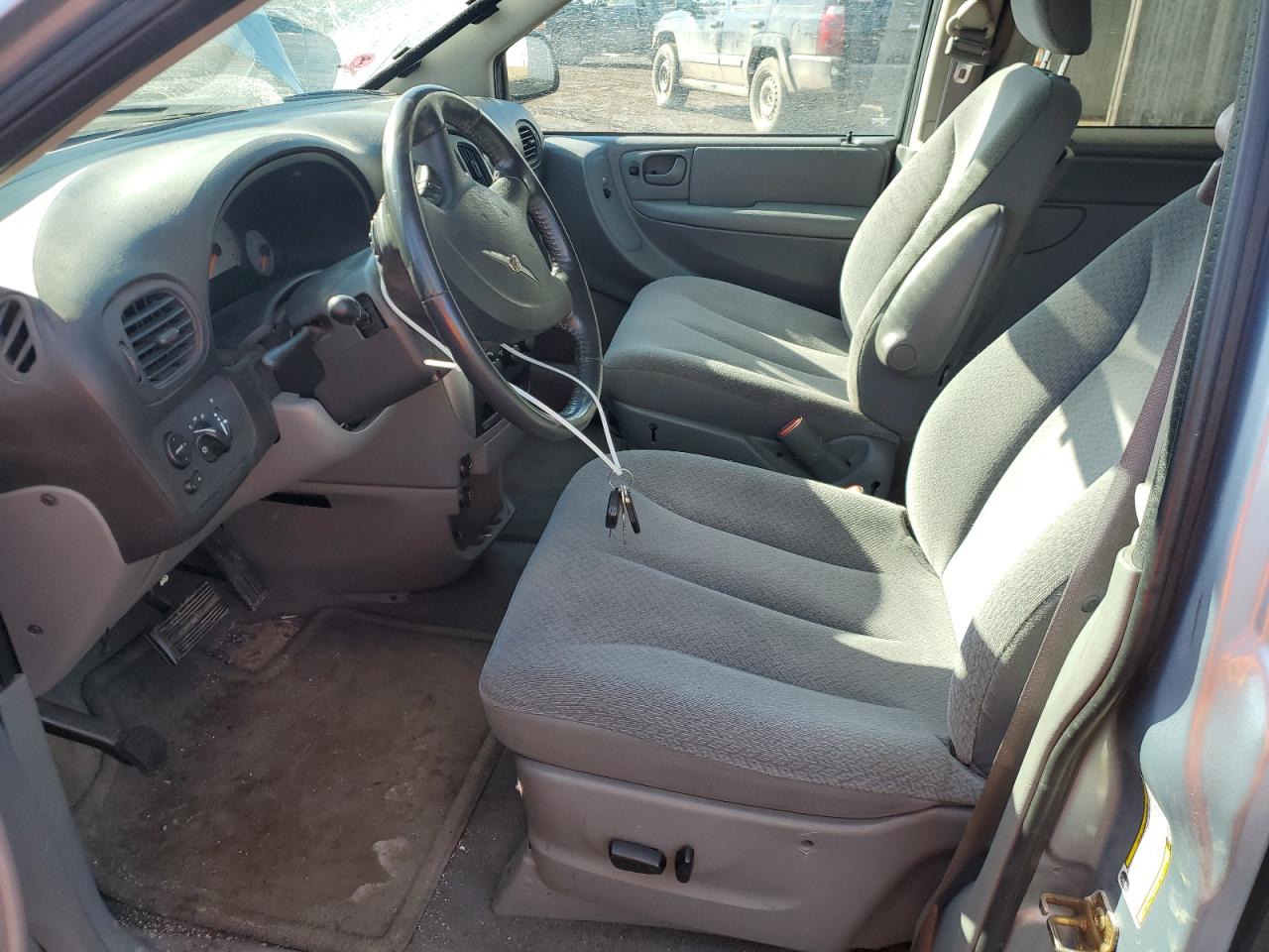 2006 Chrysler Town & Country - Image 7