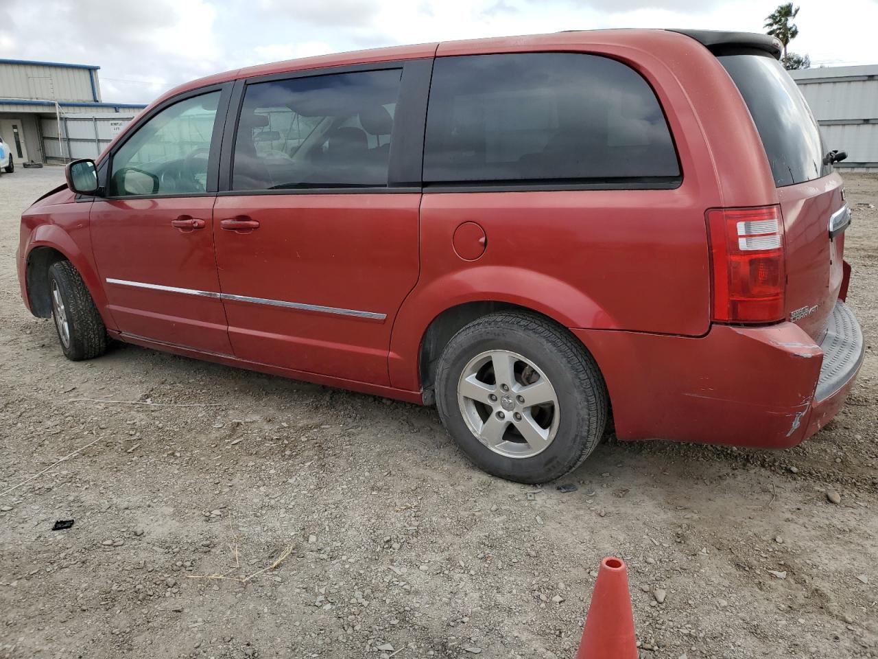 2008 Dodge Caravan - Image 2