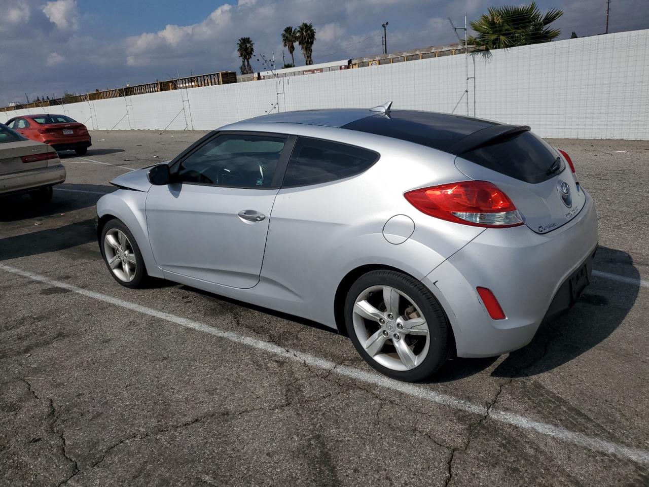2014 Hyundai Veloster - Image 2
