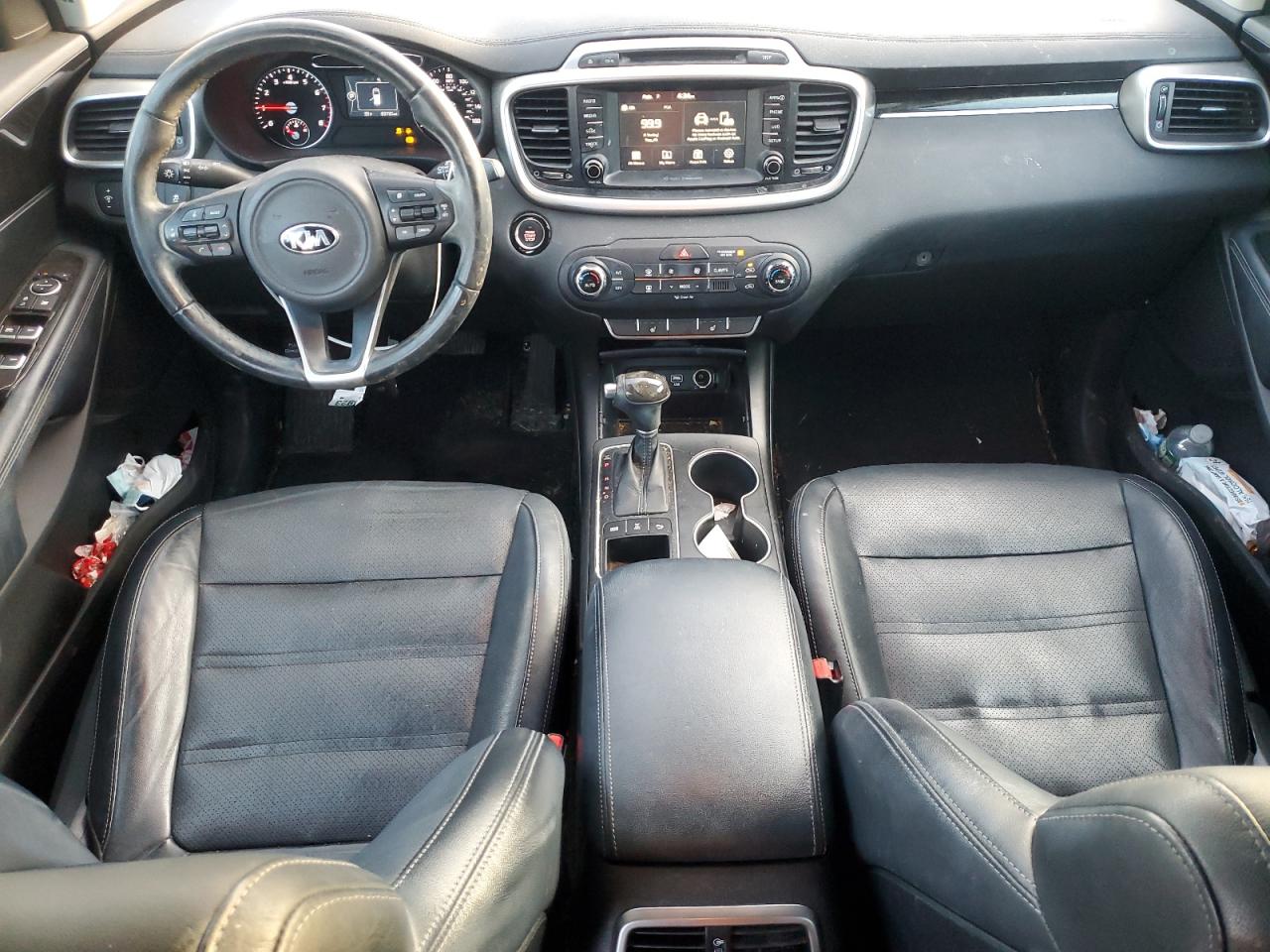 2017 Kia Sorento - Image 8