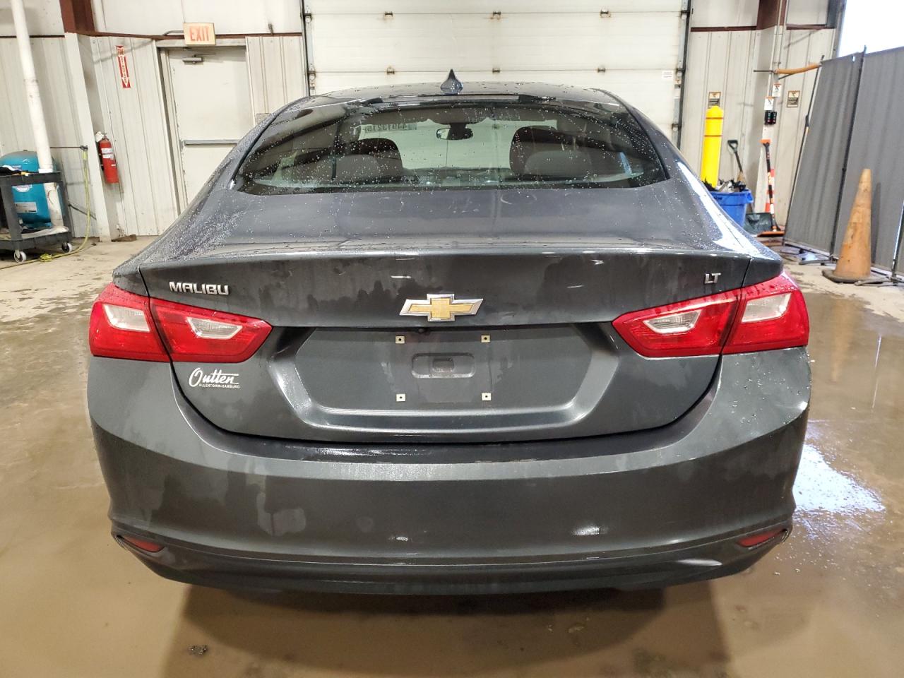 2017 Chevrolet Malibu - Image 6