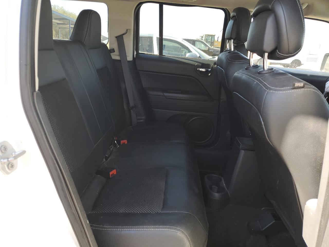 2016 Jeep Liberty (Patriot) - Image 10