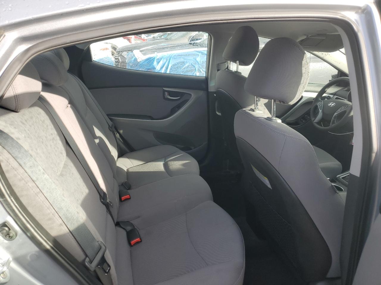 2016 Hyundai Elantra - Image 10