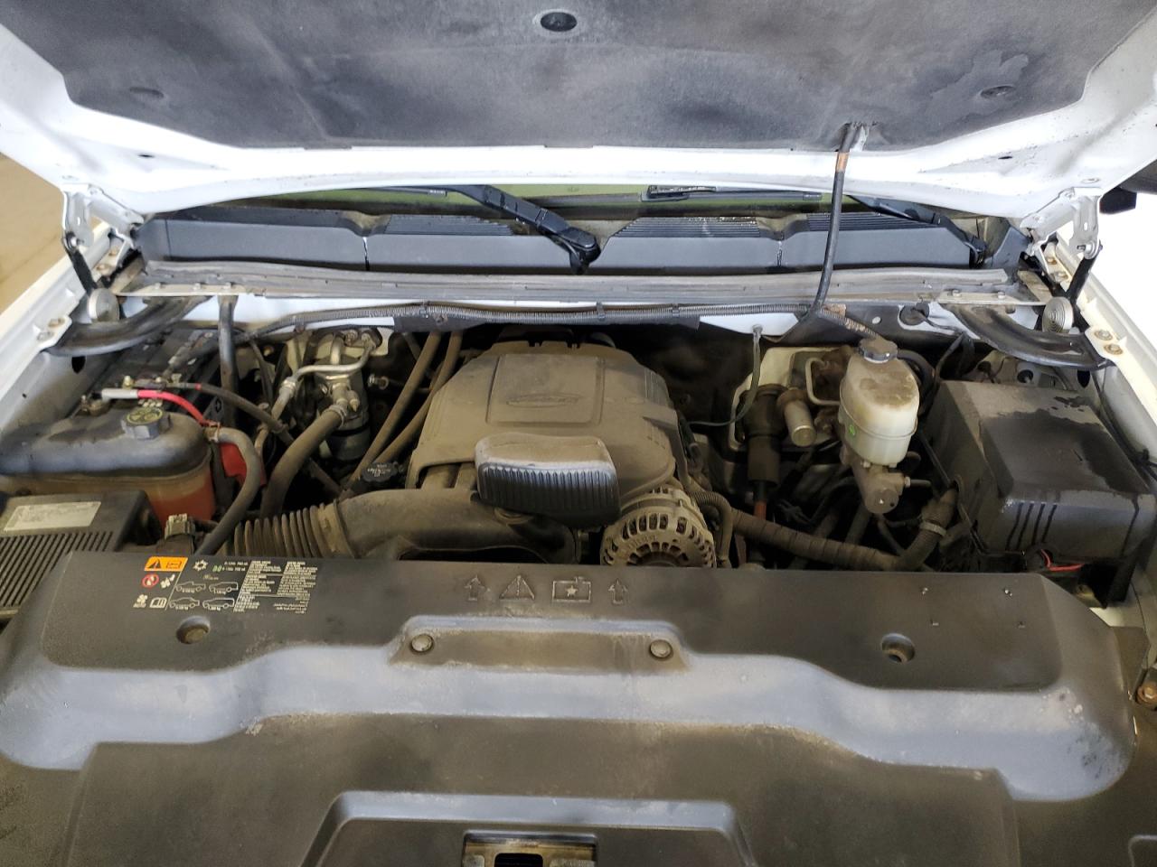 2014 Chevrolet Silverado - Image 11