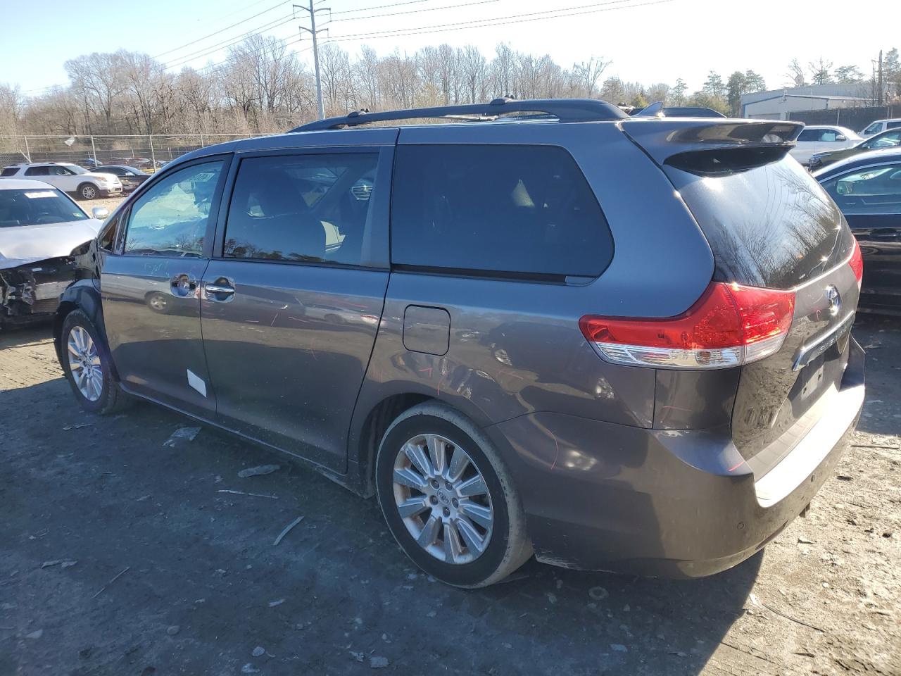 2011 Toyota Sienna - Image 2