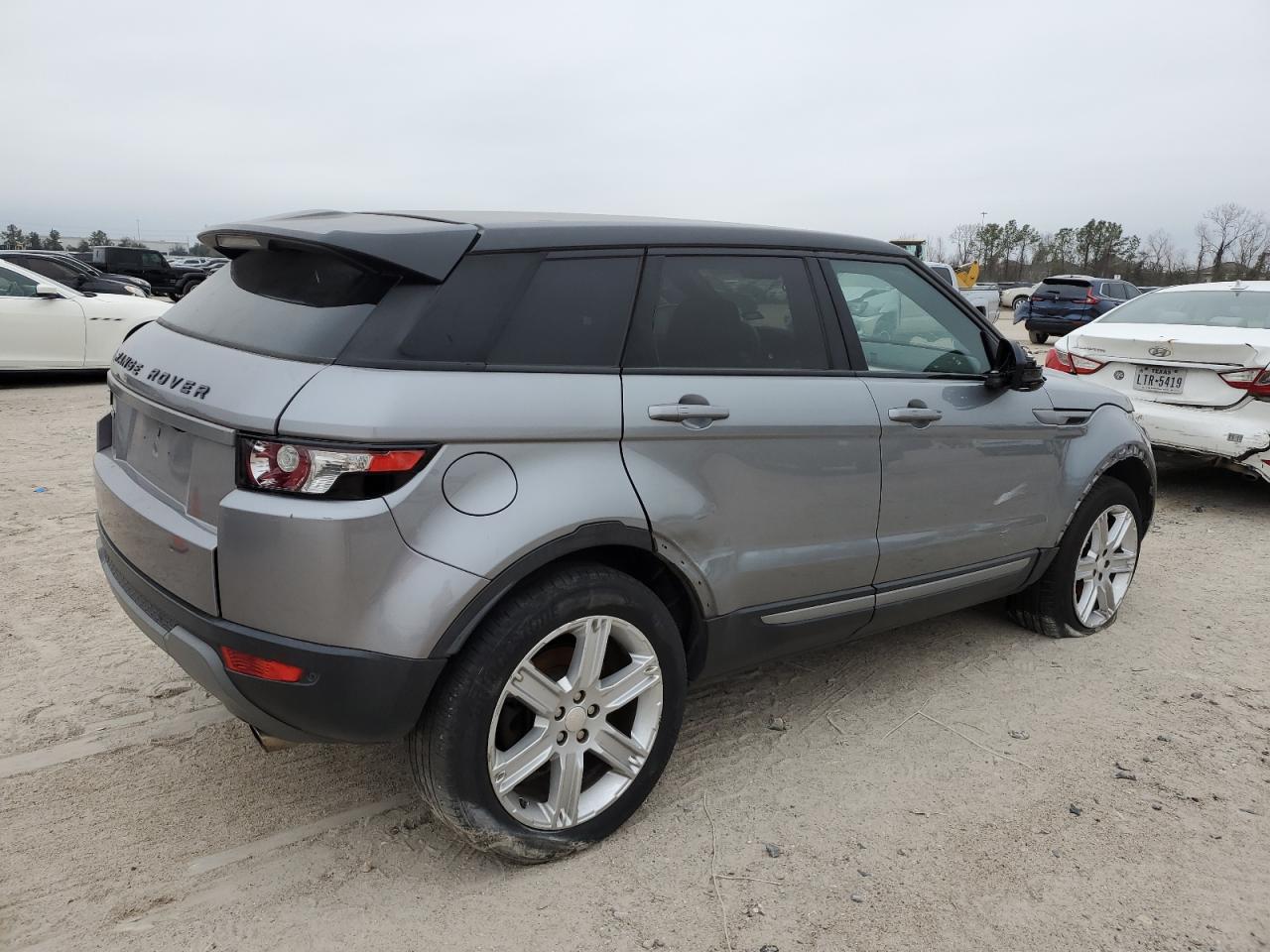 2015 Land Rover Range Rover - Image 3