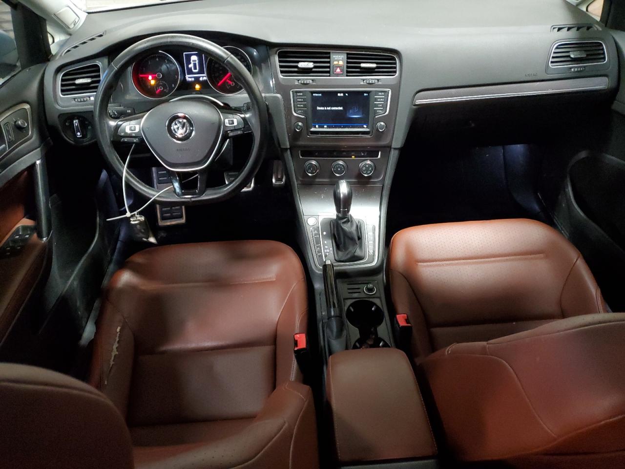 2017 Volkswagen Golf - Image 8