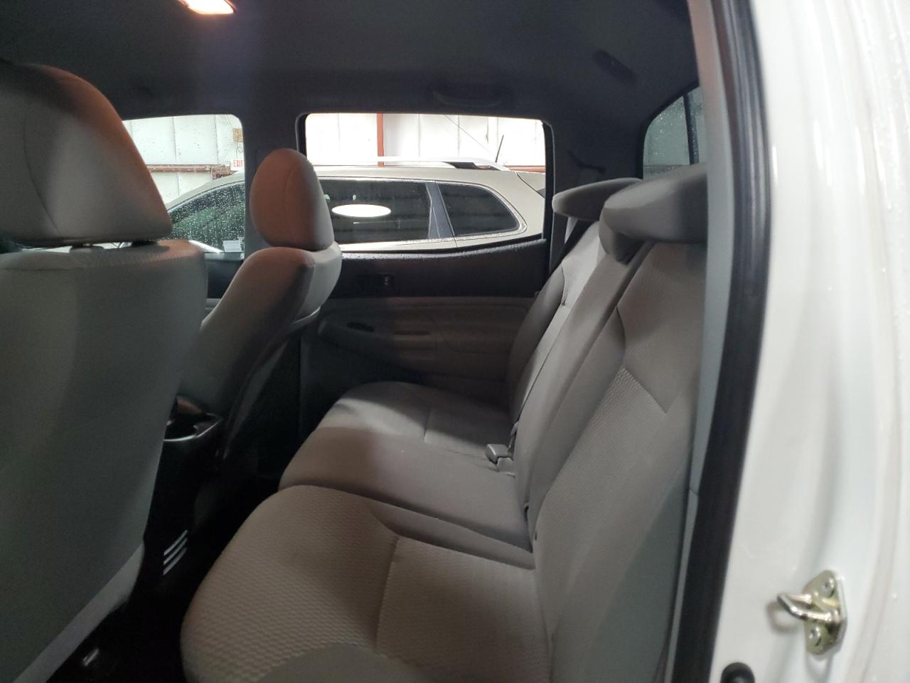 2014 Toyota Tacoma - Image 10
