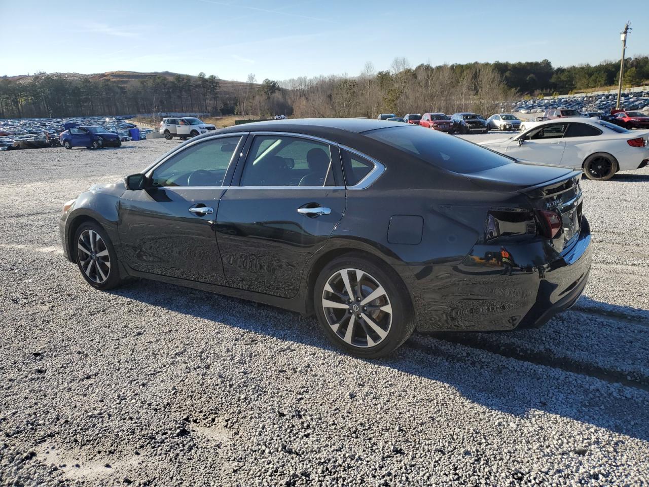 2017 Nissan Altima - Image 2