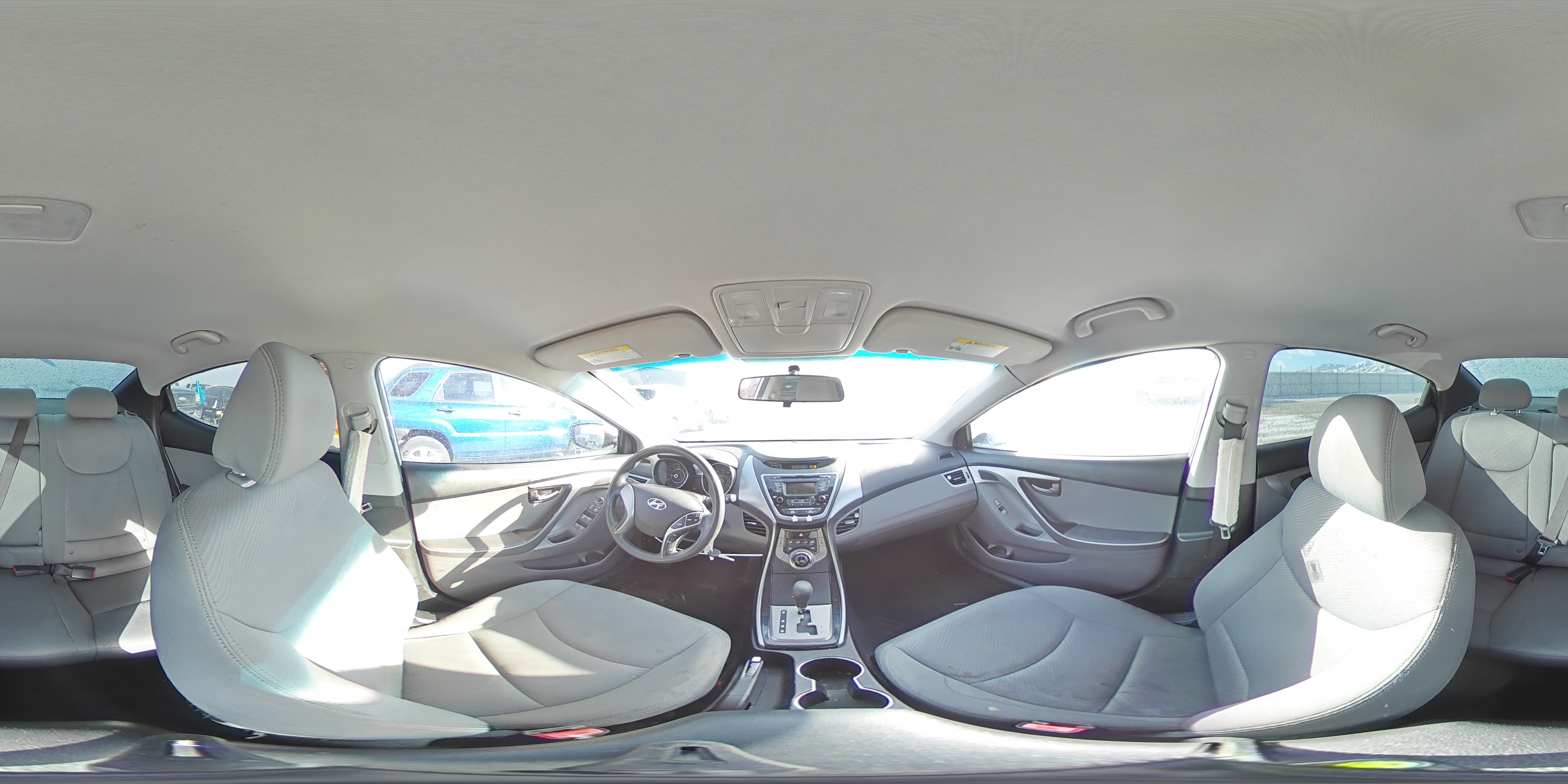 2013 Hyundai Elantra - Image 13
