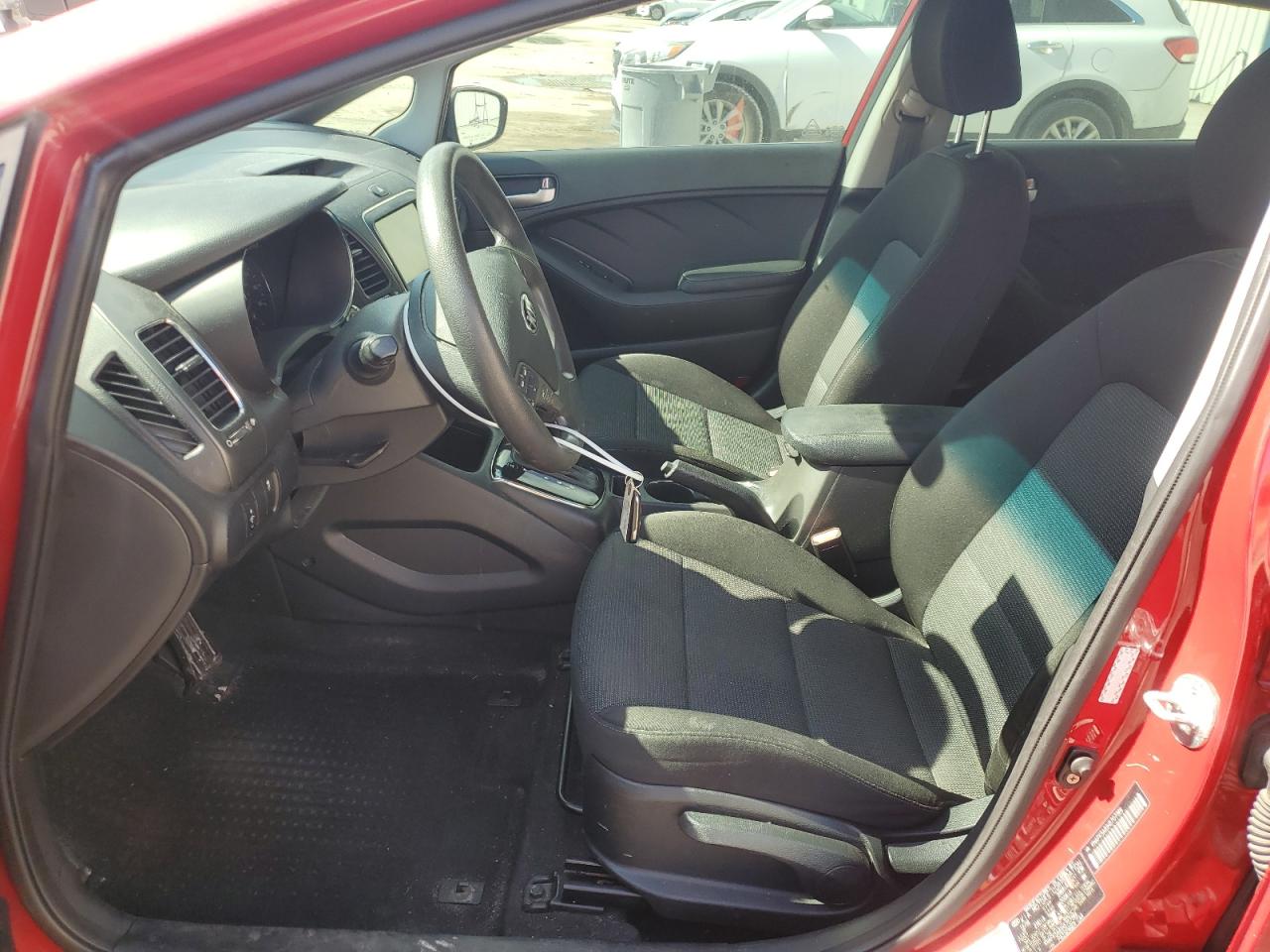 2017 Kia Forte - Image 7