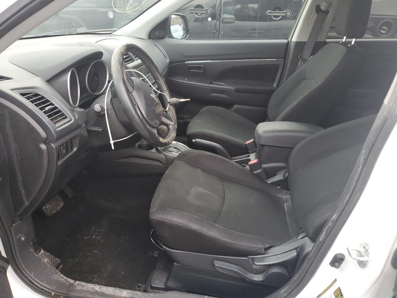 2015 Mitsubishi Outlander - Image 7