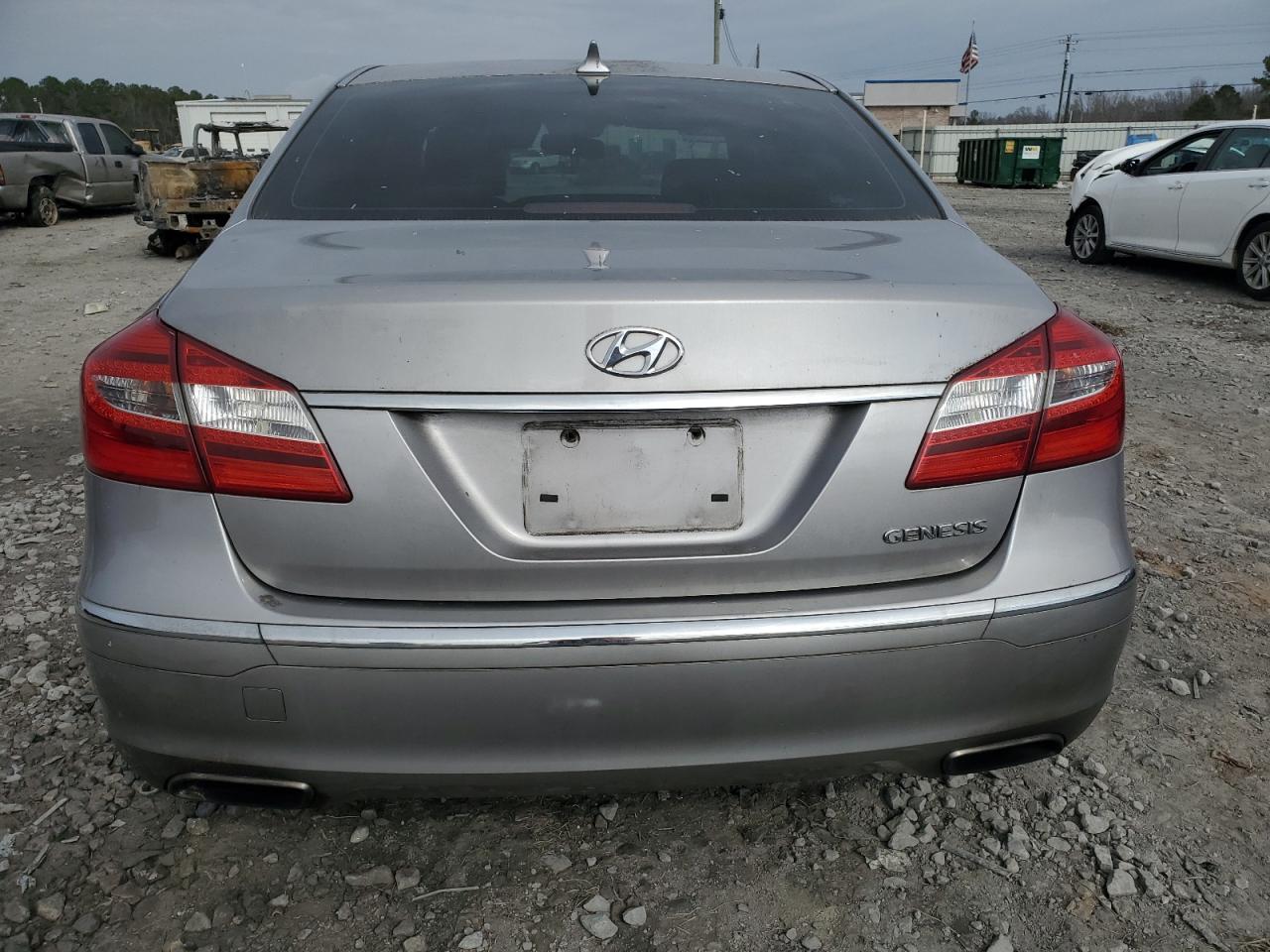 2013 Hyundai Genesis - Image 6