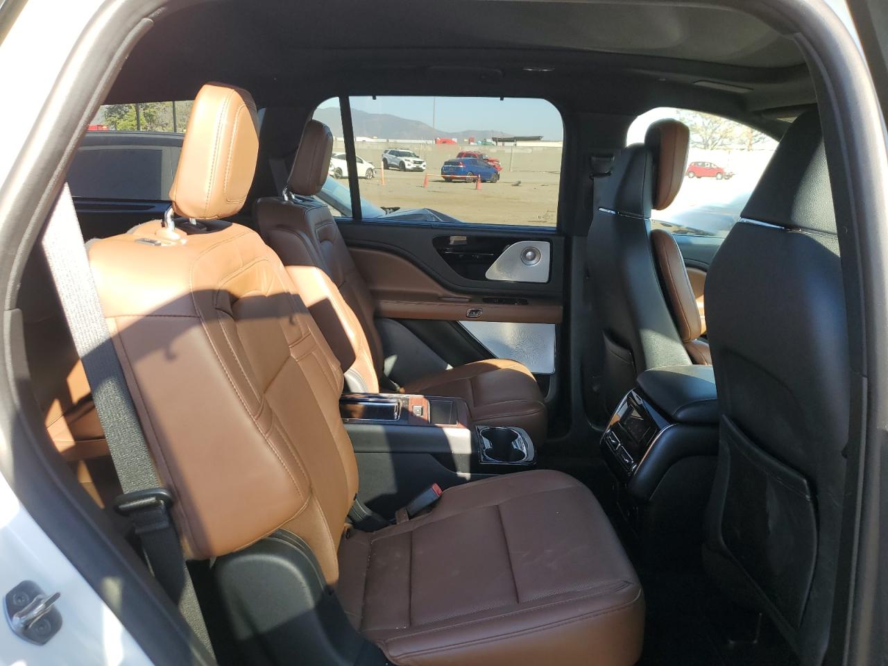 2021 Lincoln Aviator - Image 11