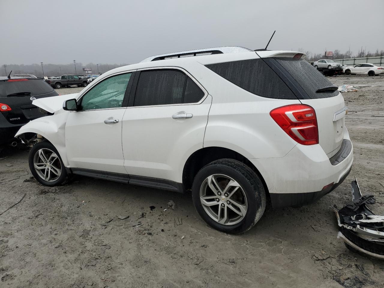 2016 Chevrolet Equinox - Image 2