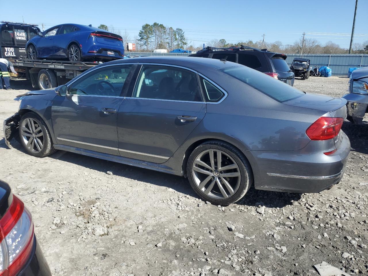 2016 Volkswagen Passat - Image 2