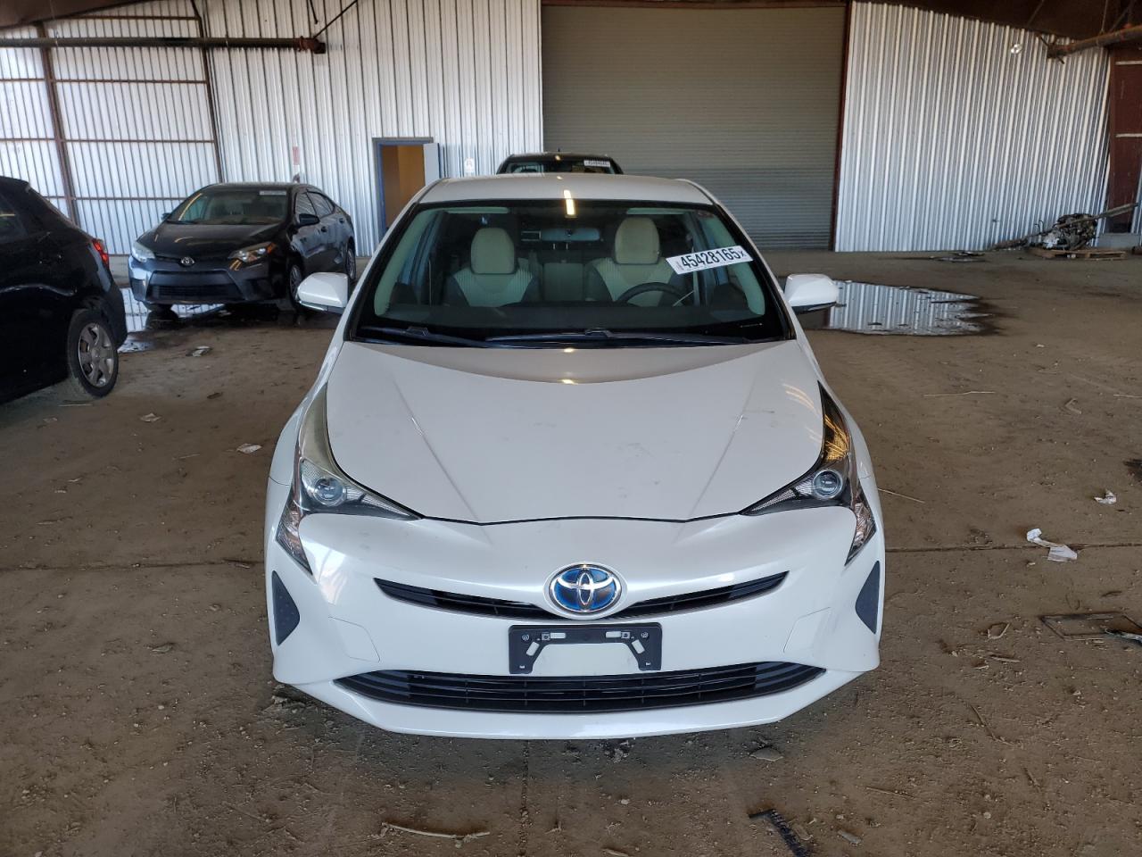 2016 Toyota Prius - Image 5