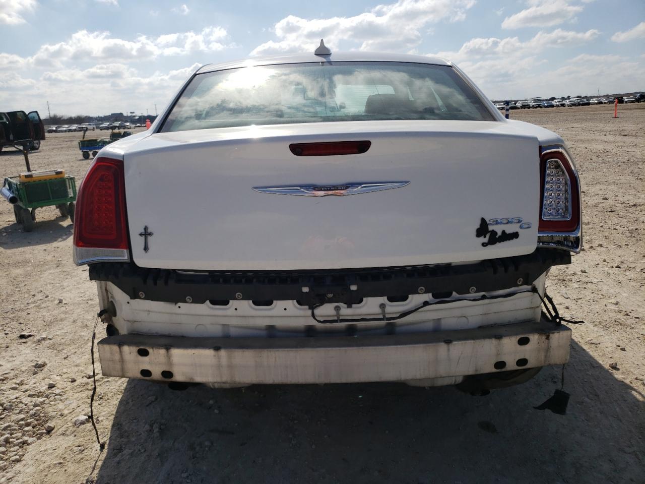 2016 Chrysler 300 - Image 6