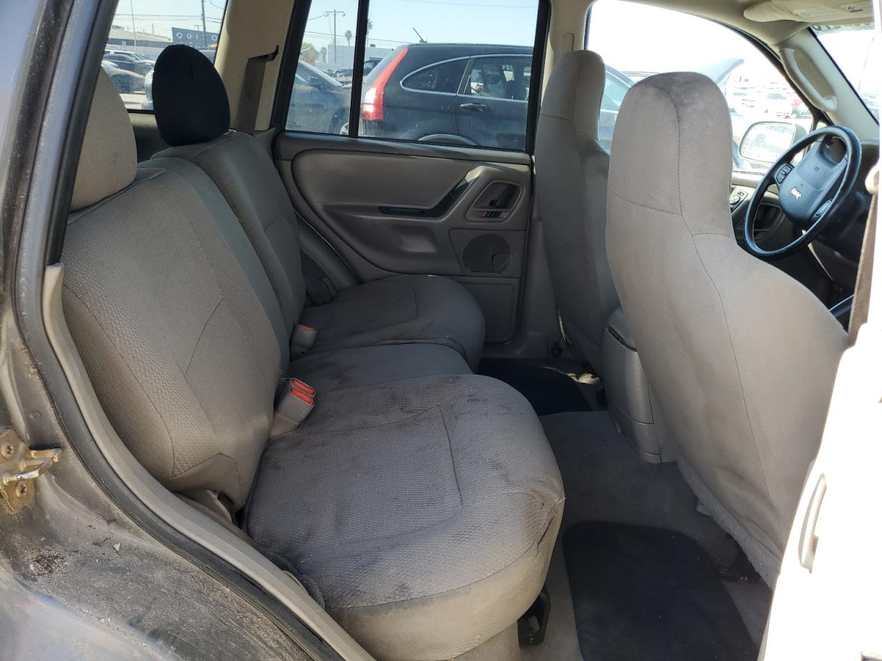 2004 Jeep Grand Cherokee - Image 11