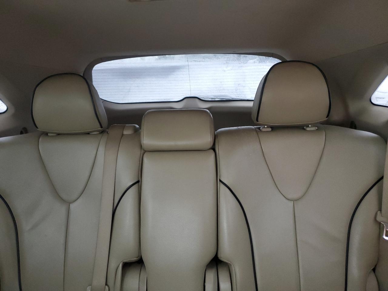 2010 Toyota Venza - Image 10