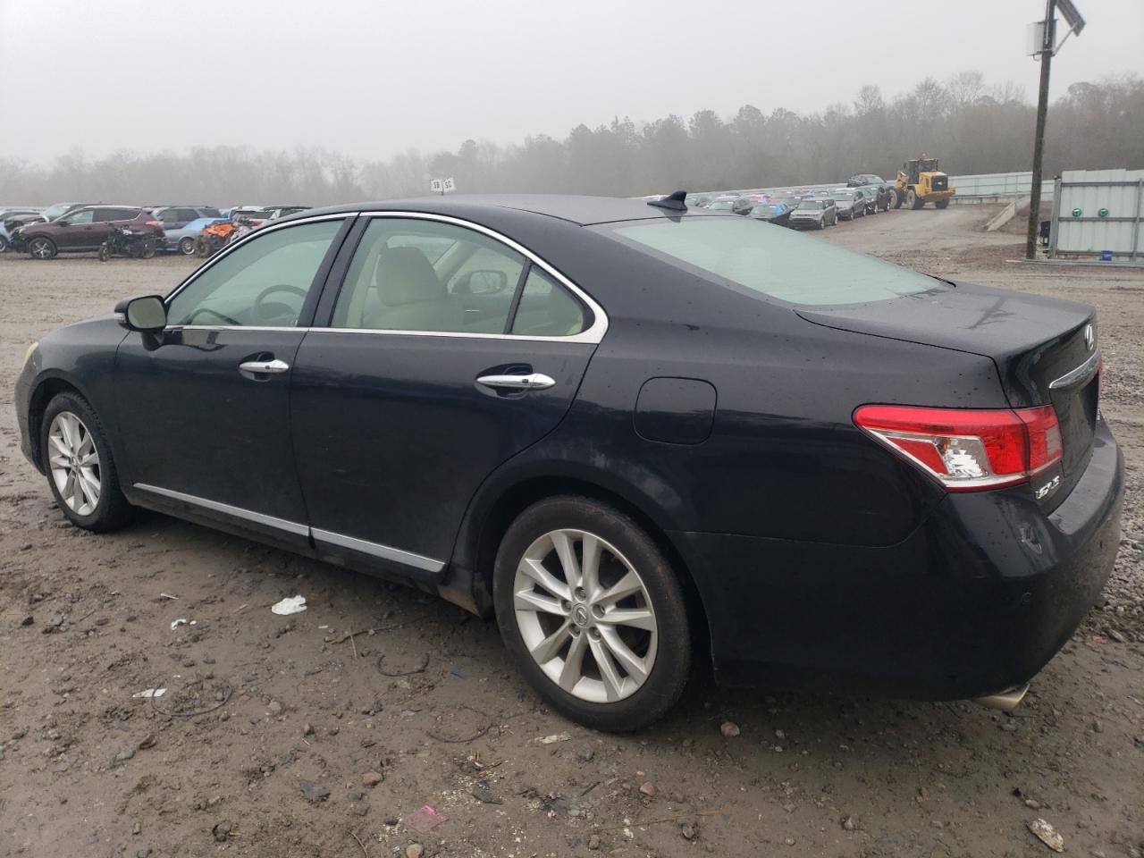 2010 Lexus ES - Image 2