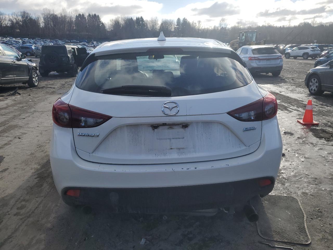 2014 Mazda 3 - Image 6